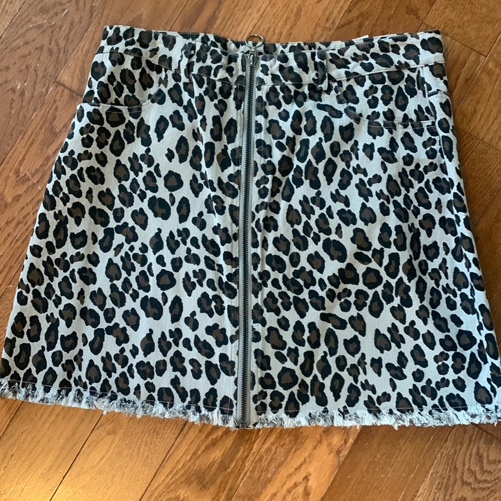 Cheetah Print Zip-Up Jean Skirt NWT